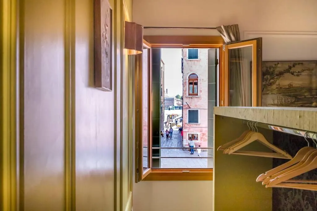 Elite Home Stunning Venetian Apt. Close Accademia 0*, Venice Italy